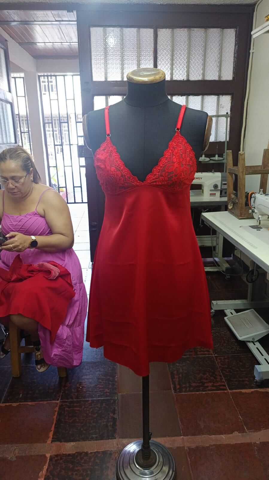 Alejandra Carmona Diseñadora de Modas